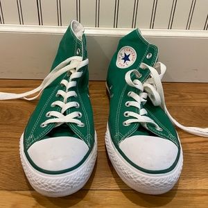 Barely worn! Green Converse Chuck Taylor High-Tops